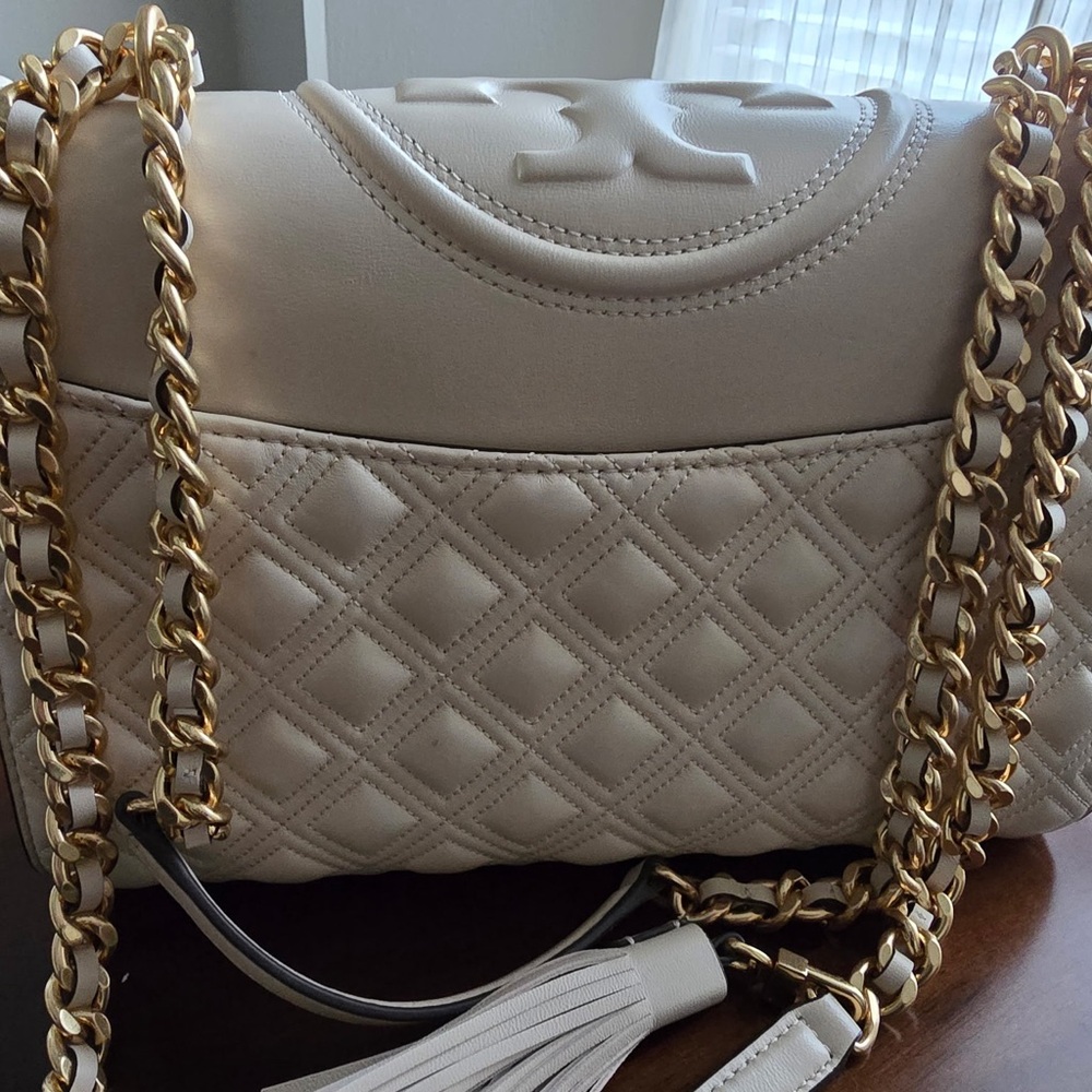 Elegant Cream Quilted Chain Bag